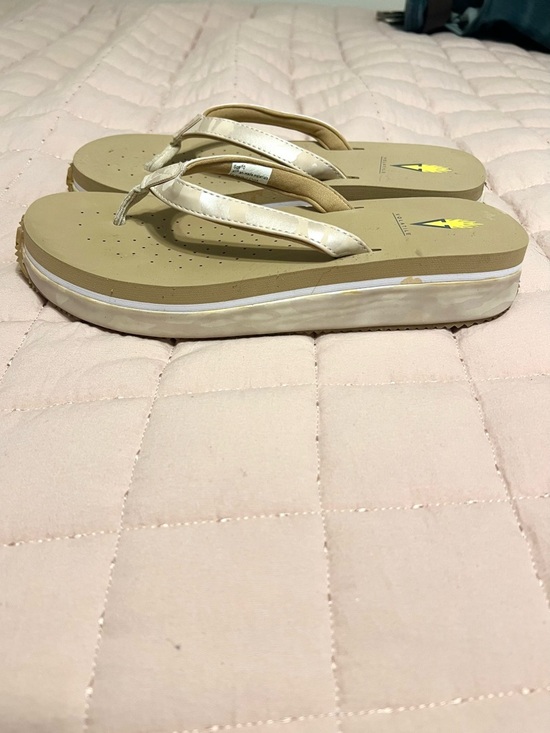 Volatile Shoes - Women's Beige Platform Flip Flop Sandals - Lightweight Neutral Comfort